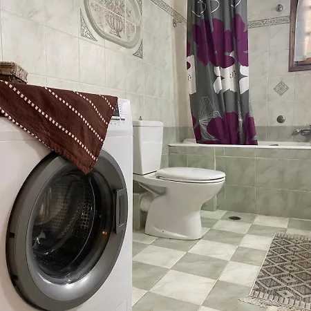 Upper Neighbourhood Апартаменты *